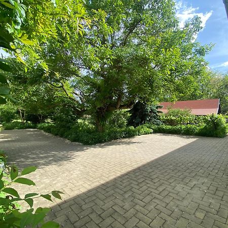 Racz Birtok Lajosmizse Apartment Luaran gambar