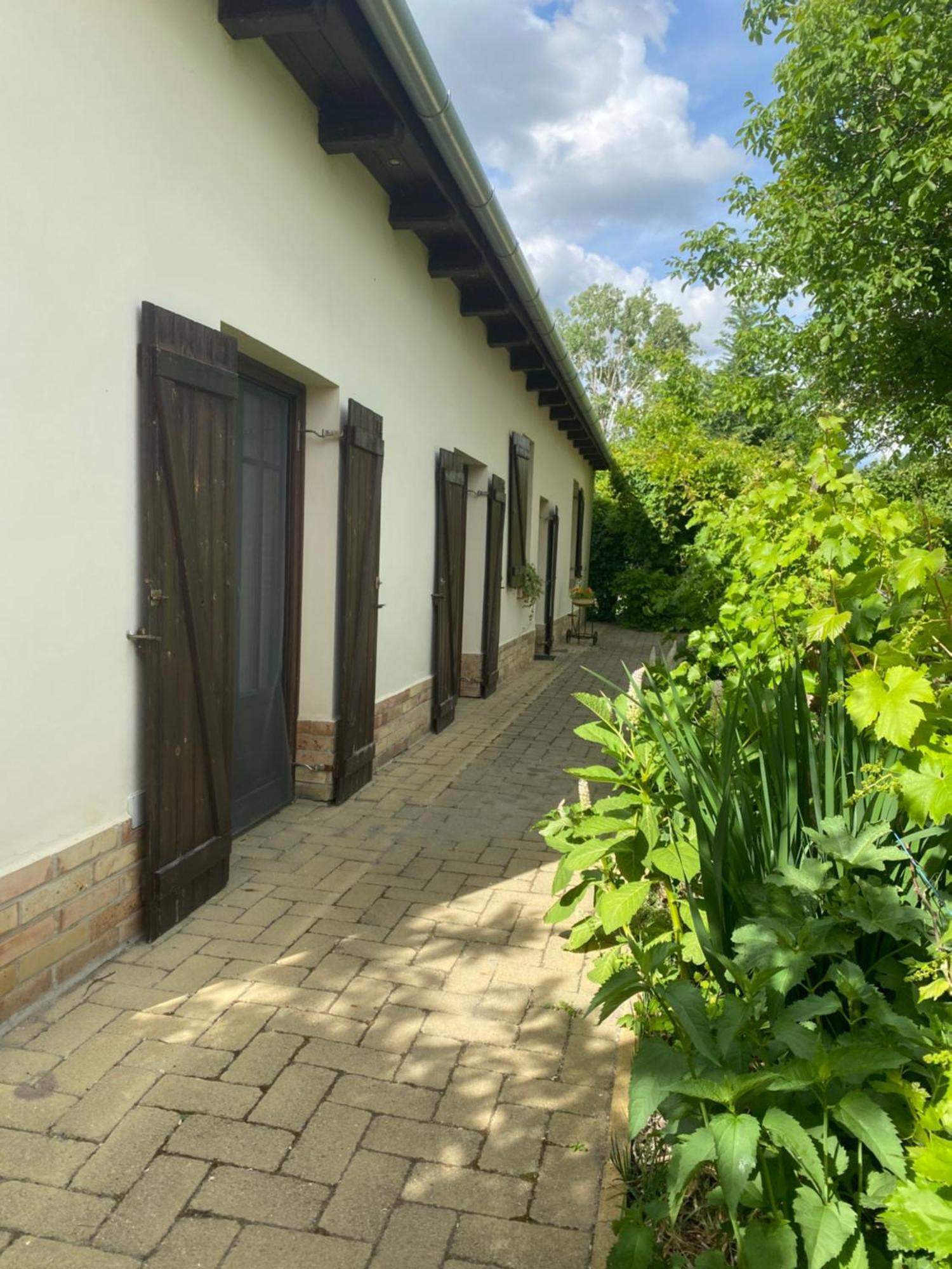 Racz Birtok Lajosmizse Apartment Luaran gambar